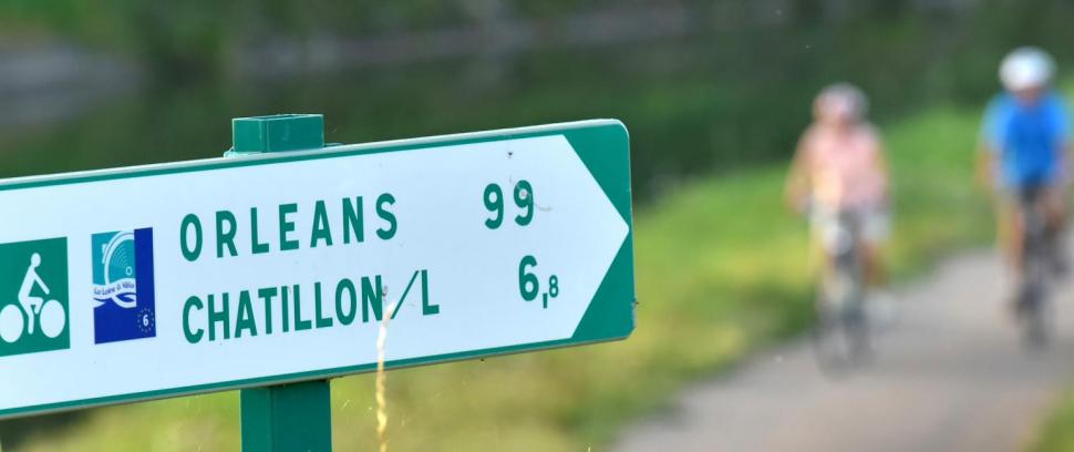 Balisage, panneau directionnel sur l'itinéraire de la Loire à vélo
