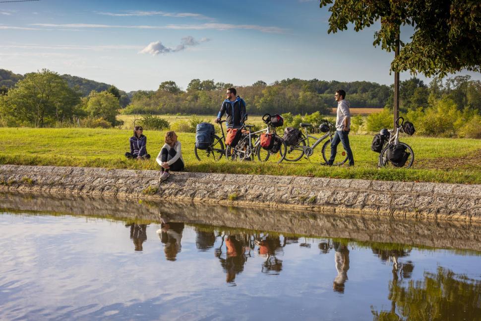 Randonnées et balades en Loiret, pause vélo au bord de l'eau