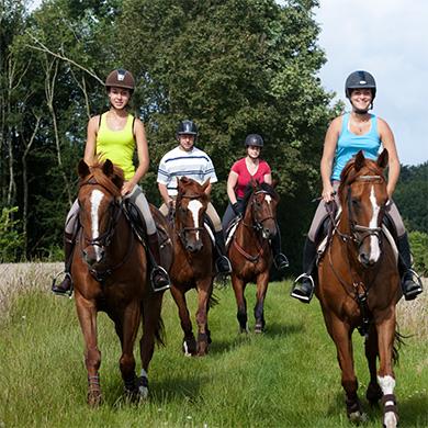 À cheval À cheval