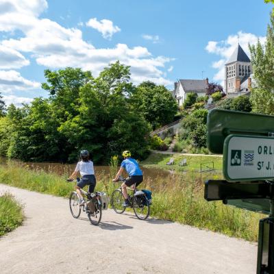 Suivre la voie verte du Canal d'Orléans ©T. Hennequin Suivre la voie verte du Canal d'Orléans ©T. Hennequin