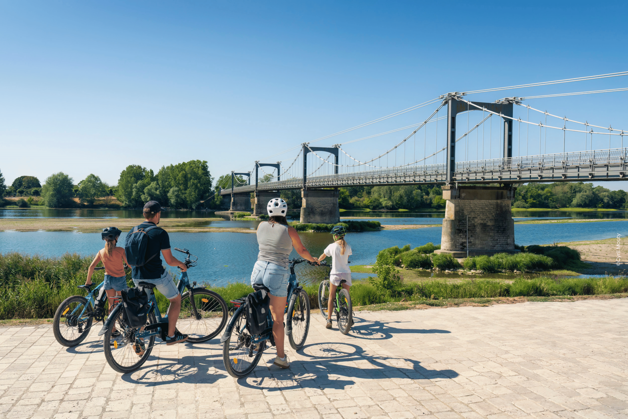 Loire à vélo à Châteauneuf-sur-Loire ©Cyril Mouty (jusqu'en 2036)